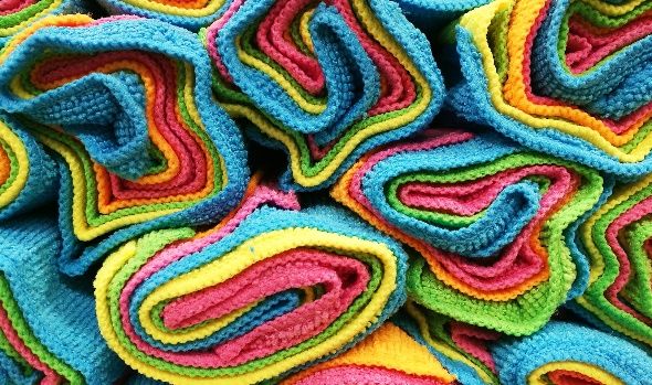 Why YOU Need A Microfibre Cloth In Your Cleaning Cupboard!